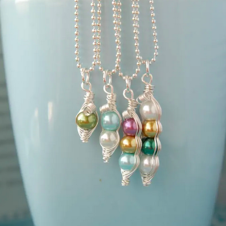 Custom Mama's Sweet Peas Necklace